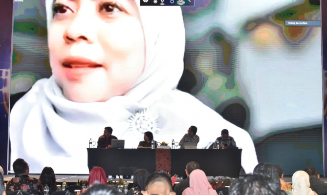 Anggota KPU Betty Epsilon Idroos