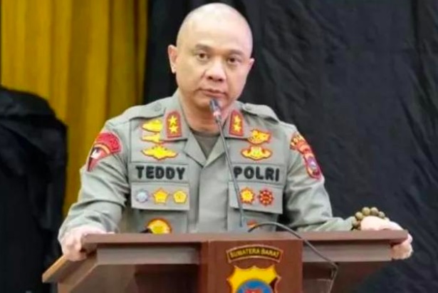 Irjen Teddy Minahasa