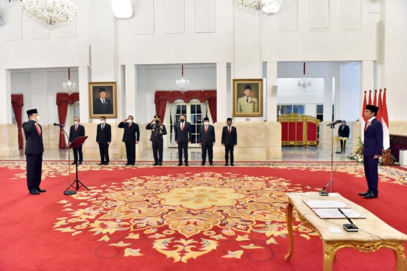 Presiden Jokowi saat melantik Johanis Tanak sebagai Wakil Ketua KPK Sisa Masa Jabatan 2019-2023, di Istana Negara, Jakarta, Jumat (28/10/2022) pagi