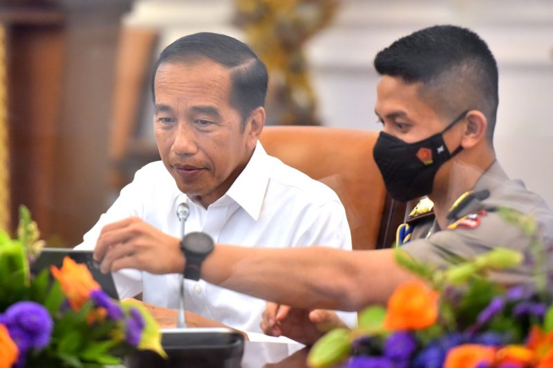 Presiden Jokowi sebelum memimpin rapat mengenai pembangunan IKN, Selasa (04/10/2022), di Istana Merdeka, Jakarta