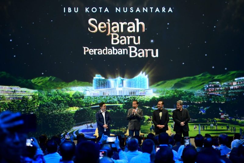 Presiden Jokowi pada acara Ibu Kota Nusantara Sejarah Baru Peradaban Baru di The Ballroom Djakarta Theater, Jakarta, Selasa (18/10/2022) 