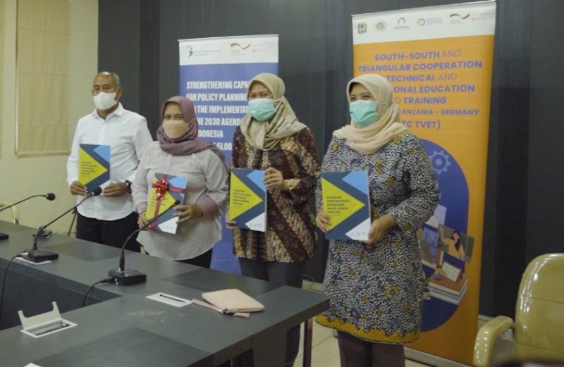 Pelatihan tentang penyamakan kulit di Politeknik ATK Yogyakarta