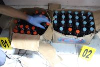 Polisi amankan puluhan botol miras oplosan di Stadion Kanjuruhan Malang