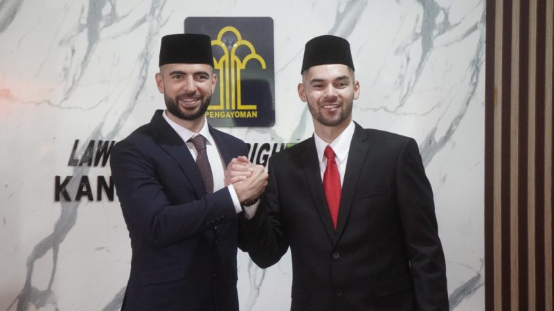 ordi Amat dan Sandy Walsh resmi menjadi Warga Negara Indonesia (WNI)