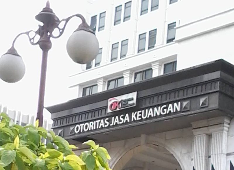 Kantor Otoritas Jasa Keuangan di Jakarta Pusat (photo:mglenak)