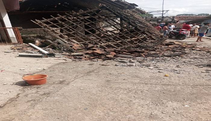 Sejumlah rumah mengalami kerusakan pasca gempa bumi di Cianjur, Jawa Barat. (Foto: BNPB)
