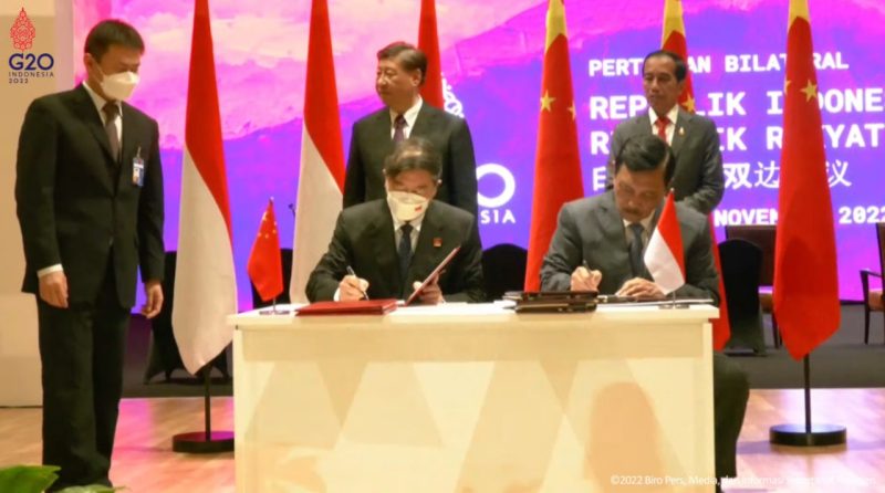 Penandatanganan dokumen kerja sama antara pemerintah Indonesia dan Tiongkok, Rabu (16/11/2022), di Hotel The Apurva Kempinski, Bali. (Sumber: Tangkapan Layar)