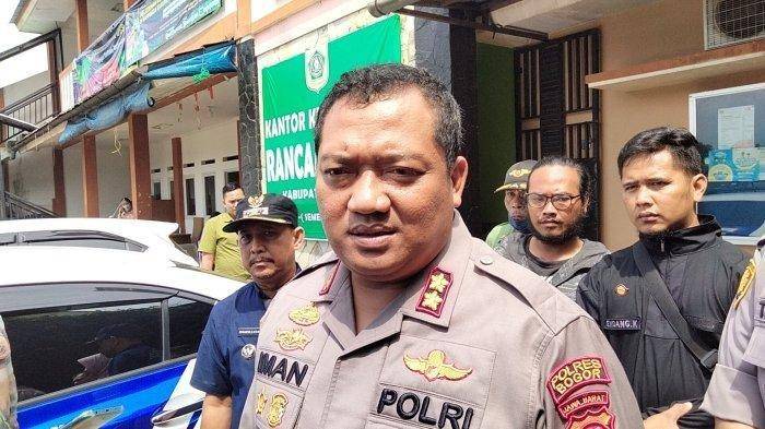 Kapolres Bogor AKBP Iman Imanuddin saat memberikan keterangan kepada wartawan