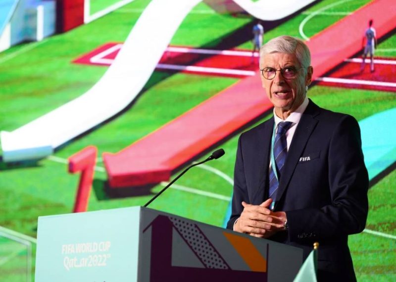 Kepala Pengembangan Sepak Bola Global FIFA Arsene Wenger saat memaparkan program terbaru FIFA di Piala Dunia 2022.