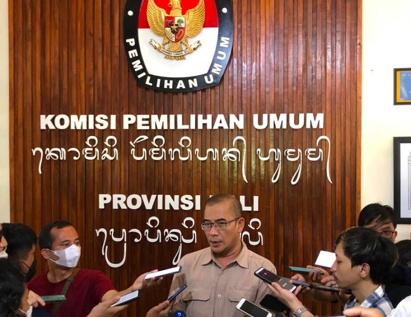 Ketua KPU RI, Hasyim Asy’ari, saat diwawancara di Kantor KPU Provinsi Bali, Sabtu (5/11/2022)
