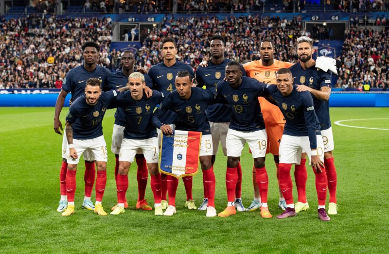 Para pemain Timnas Prancis berfoto sebelum laga UEFA Nations League melawan Denmark. (Foto: uefa.com)