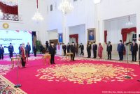 Presiden RI Joko Widodo (Jokowi) menganugerahkan gelar pahlawan nasional tahun 2022 kepada lima tokoh dari berbagai daerah yang telah berjasa bagi bangsa dan negara, di Istana Negara, Jakarta, Senin (07/11/2022