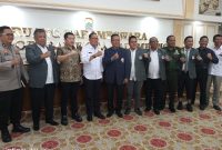Asisten II Bidang Perekonomian dan Pembangunan Ahmad Zulinto SPd MM melakukan rapat kerja bersama KONI Kota Palembang menghadapi Pekan Olahraga Provinsi (Porprov) 2023 di ruang Parameswara di Jalan Merdeka