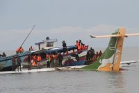 Sebuah pesawat komersial jatuh ke Danau Victoria di Tanzania dan menewaskan 19 orang meninggal dunia, pada Minggu (6/11/22)