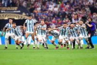 Para pemain Argentina merayakan kemenangan atas Prancis pada final Piala Dunia Qatar 2022 di Stadion Lusail, Senin (19/1/2022) dini hari WIB. (Foto: afa.com.ar)