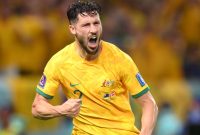 Pemain Timnas Australia, Mathew Leckie merayakan golnya ke gawang Denmark pada laga ketiga Grup D Piala Dunia Qatar 2022 di Al Janoub Stadium, Rabu (30/11/2022) malam WIB. (Foto: fifa.com)
