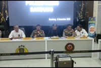 Jumpa pers perkembangan penyelidikan kasus bom bunuh diri, di Mapolda Jawa Barat, Kamis (8/12/2022). (Foto: Divisi Humas Polri)