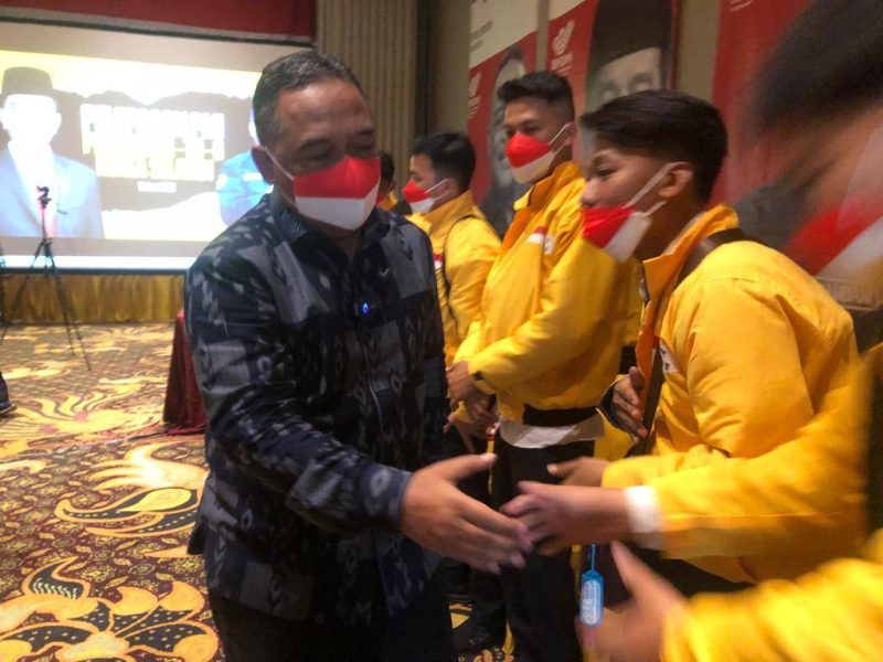 Ketua BP2MI Benny Ramdhani saat melepas calon pekerja migran Indonesia ke Korea Selatan, di Kelapa Gading, Jakarta Utara, Senin (12/12/2022)