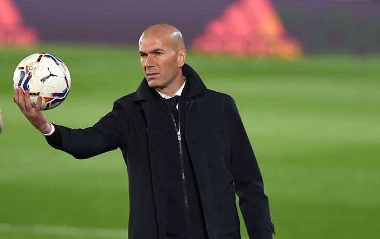 Zinedine Zidane dikabarkan bakal jadi manajer baru Timnas Brasil. (Foto: Bolaskor.com)