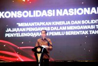 Presiden Joko Widodo memberikan arahan saat menghadiri Konsolidasi Nasional Bawaslu 2022 di Hotel Bidakara Jakarta, Sabtu (17/12/2022). (Foto: Biro Pers Setpres)