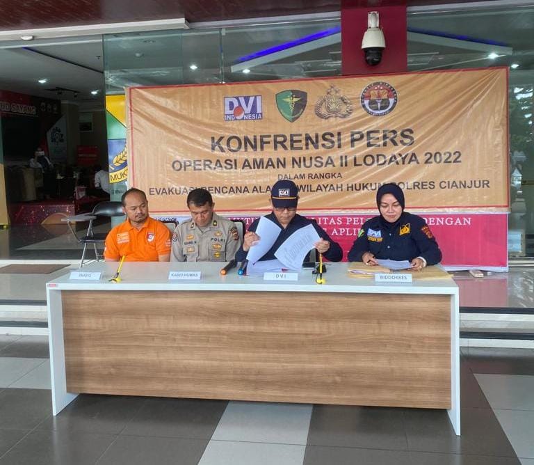 Tim Disaster Victim Investigation (DVI) gempa bumi Cianjur, Jawa Barat telah mengidentifikasi sebanyak 151 jenazah korban akibat gempa di Cianjur, Jawa Barat.