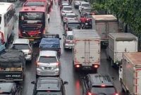 Suasana Tol Jakarta-Merak pada periode Natal dan Tahun Baru 2023