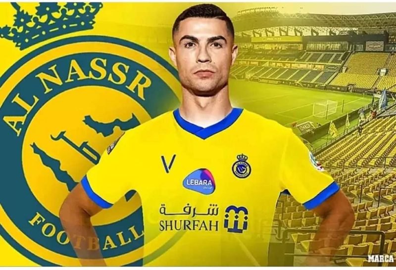 Cristiano Ronaldo resmi bergabung dengan klub Arab Saudi Al Nassr setelah menandatangani kontrak, Jumat (30/12). Foto: (Dok Marca)
