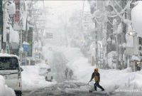 Ilustrasi badai salju di Jepang. (Foto: Reuters/Kyodo)