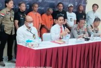 Dua orang dari tiga pelaku pengrusakan dan pencurian besi Tower Sutet tegangan tinggi milik PLN Persero