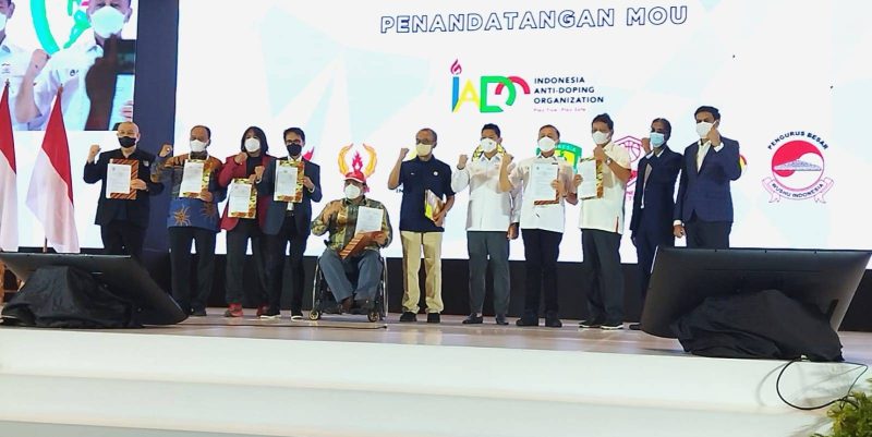 Sejumlah cabang olahraga dan induk organisasi melakukan penandatanganan kerjasama dengan Organisasi anti doping Indonesia, Indonesia Anti-Doping Organization (IADO) pada Rabu (30/11/2022) di Hotel Sultan, Senayan, Jakarta