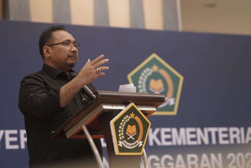 Menteri Agama Yaqut Cholil Qoumas berjanji akan terus memperbaiki layanan ibadah haji bagi jemaah Indonesia. Hasil Survei BPS menyebut Layanan Haji 2022 mendapat kriteria 