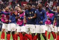 Para pemain Timnas Prancis merayakan kemenangan atas Maroko pada semifinal Piala Dunia Qatar 2022. (Foto: fff.fr)