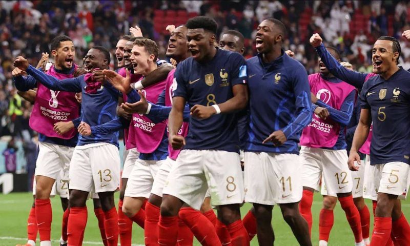 Para pemain Timnas Prancis merayakan kemenangan atas Maroko pada semifinal Piala Dunia Qatar 2022. (Foto: fff.fr)
