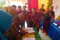 Kecamatan Pulau Rimau menggelar pisah sambut dari pejabat lama Drs Suratman kepada pejabat yang baru Sumito dan Sekretaris Camat Bambang Setiadi yang akan dimutasi menjadi Camat Suak Tapeh