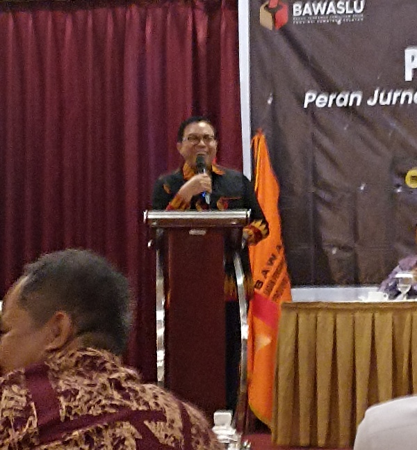 Ketua Badan Pengawas Pemilu Sumatera Selatan [Bawaslu Sumsel] Yenli Elmanoferi SE MSi 