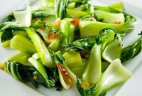 Ilustrasi: masakan sayur sawi yang menjadi sajian istimewa di hari pertama Imlek bagi masyarakat Tionghoa di Bangka. (Foto: Istimewa)