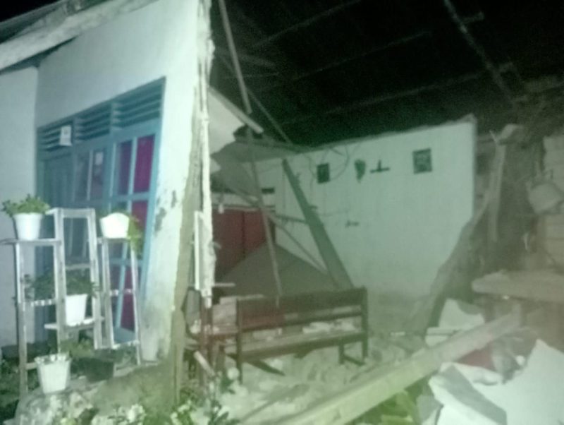 Salah satu rumah di wilayah Maluku yang mengalami kerusakan berat pasca gempa berkekuatan 7,9 Magnitudo Selasa (10/1/2023) 