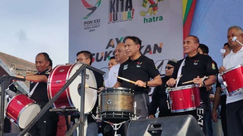 Menpora RI Zainudin Amali (tengah) saat launching PON 2024 di Sumatera Utara pada Minggu (29/1/2023) di Lapangan Astaka, Medan. (Foto: KONI)