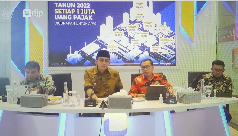 Dirjen Pajak Suryo Utomo (tengah) dalam media briefing Informasi Perpajakan Terkini 