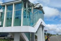 Kondisi Garbarata Bandara Mopah Merauke yang ditabrak Lion Air. (Foto: Istimewa).