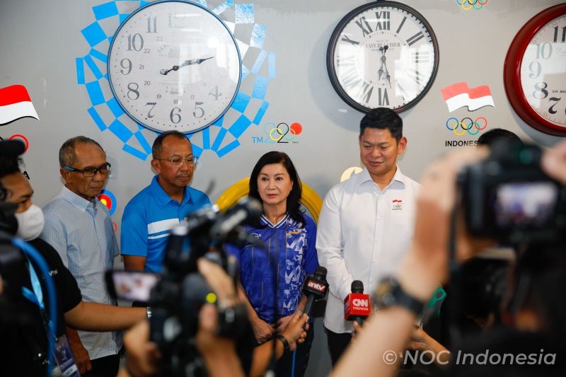 Presiden NOC Indonesia Raja Sapta Oktohari  bersama jajaran PP Pelti saat jumpa pers jelang Turnamen Medco Power Indonesia Internasional Tennis Championship 2023.(Foto: NOC Indonesia)