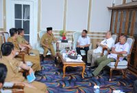 Walikota Palembang H Harnojoyo saat menerima audiensi DPD Pengembang Indonesia [PI] Sumsel di rumah dinasnya, Senin [09/01/2023].