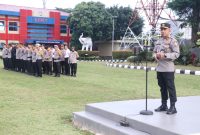 Irjen Pol Rudi Setiawan SIK MH saat memimpin apel pagi. Senin (2/1/2023) di Mapolda Sumsel