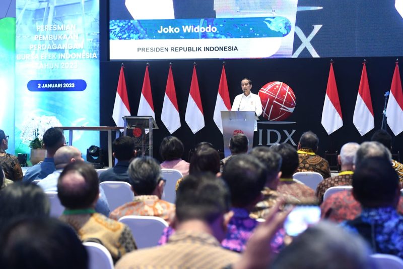Presiden Joko Widodo meresmikan pembukaan perdagangan Bursa Efek Indonesia (BEI) Tahun 2023 di Gedung Bursa Efek Indonesia, Jakarta, Senin (02/01/2023)