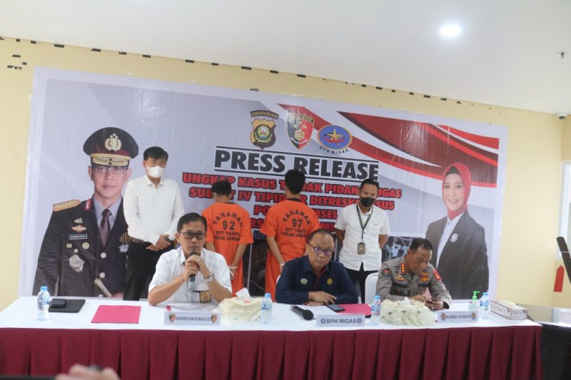 Dirkrimsus Kombes Pol Barly Ramadhani, saat menggelar keterangan pers, Senin (9/1/2023)