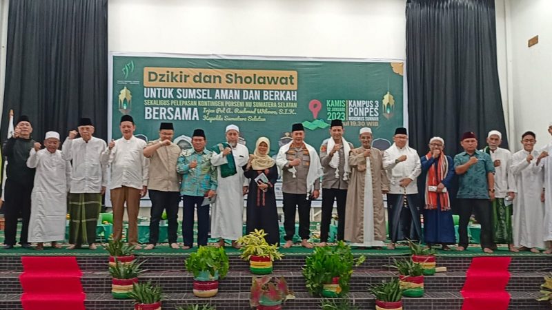 Kapolda Sumsel Irjen Pol A Rachmad Wibowo SIK menghadiri Zikir dan Sholawat untuk Sumsel aman dan berkah, sekaligus pelepasan kontingen Porseni NU Sumsel, Kamis (12/1/2023) malam