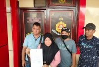 iana Kusmila melaporkan kasus perusakan dan pencurian yang terjadi di Desa Bentayan Kecamatan Tungkal Ilir Kabupaten Banyuasin, Minggu [29/1/2023]