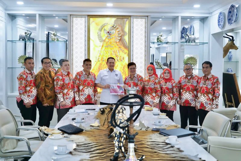 Ketua MPR RI, Bambang Soesatyo menerima perwakilan pengurus Asosiasi Badan Permusyawaratan Desa (ABPEDNAS) 2022-2028, Senin (16/1/2023)