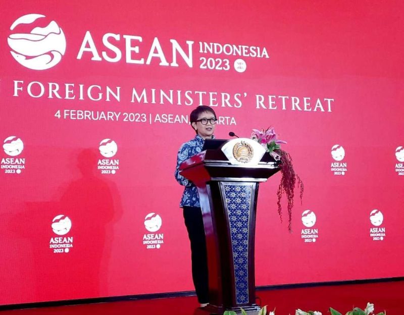 Menteri Luar Negeri RI, Retno Marsudi, saat konferensi pers usai pertemuan Para Menteri Luar Negeri ASEAN (AMM), Sabtu (4/2/2023) di Sekretariat ASEAN, Jakarta
