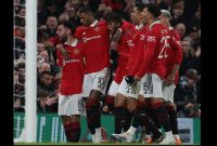 Para pemain Manchester United rayakan kemenangan 2-1 atas Barcelona. Kemenangan itu membawa MU lolos babak 16 besar Liga Europa dengan agregat 4-3, Jumat (24/2/2023) Foto: @EuropaLeague